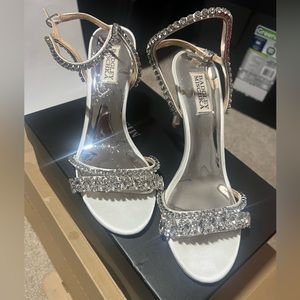 Badgley Mischka Marina White Satin gemstone stiletto Sandal Women’s size 8
